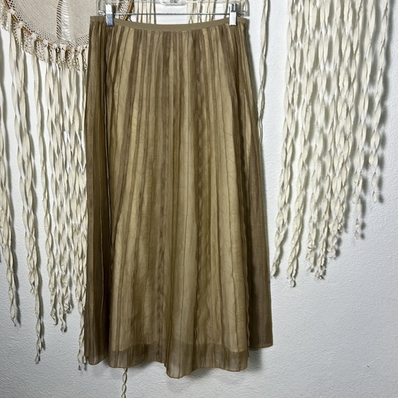 Nic + Zoe Tan Tuck and Pleat Skirt Tencel blend Fully Lined Size 4 - Picture 3 of 10